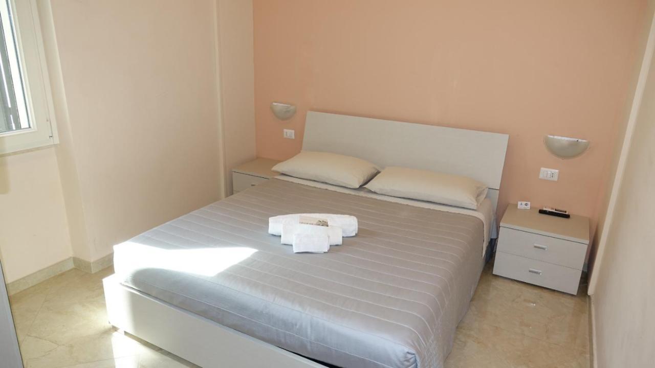 Cairoli Exclusive Rooms & Suite Brindisi Eksteriør billede