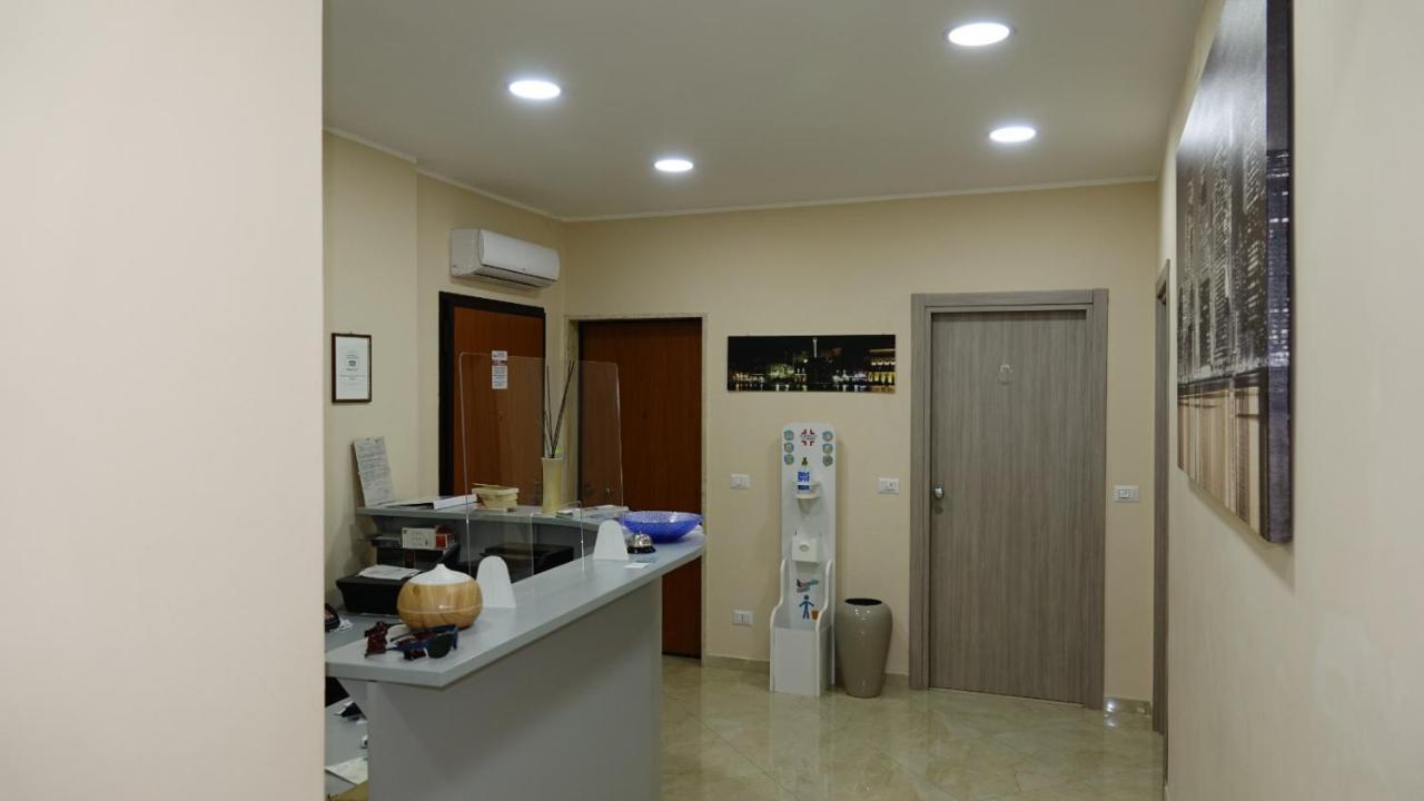 Cairoli Exclusive Rooms & Suite Brindisi Eksteriør billede