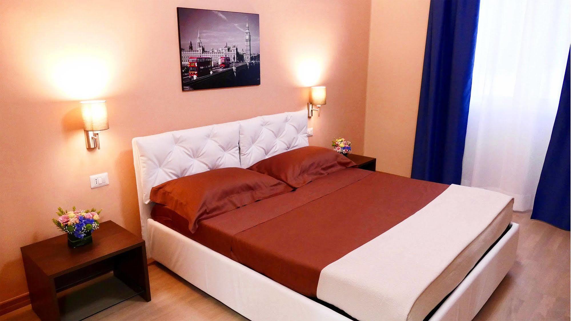 Cairoli Exclusive Rooms & Suite Brindisi Eksteriør billede