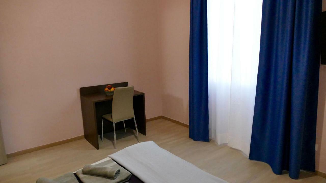 Cairoli Exclusive Rooms & Suite Brindisi Eksteriør billede