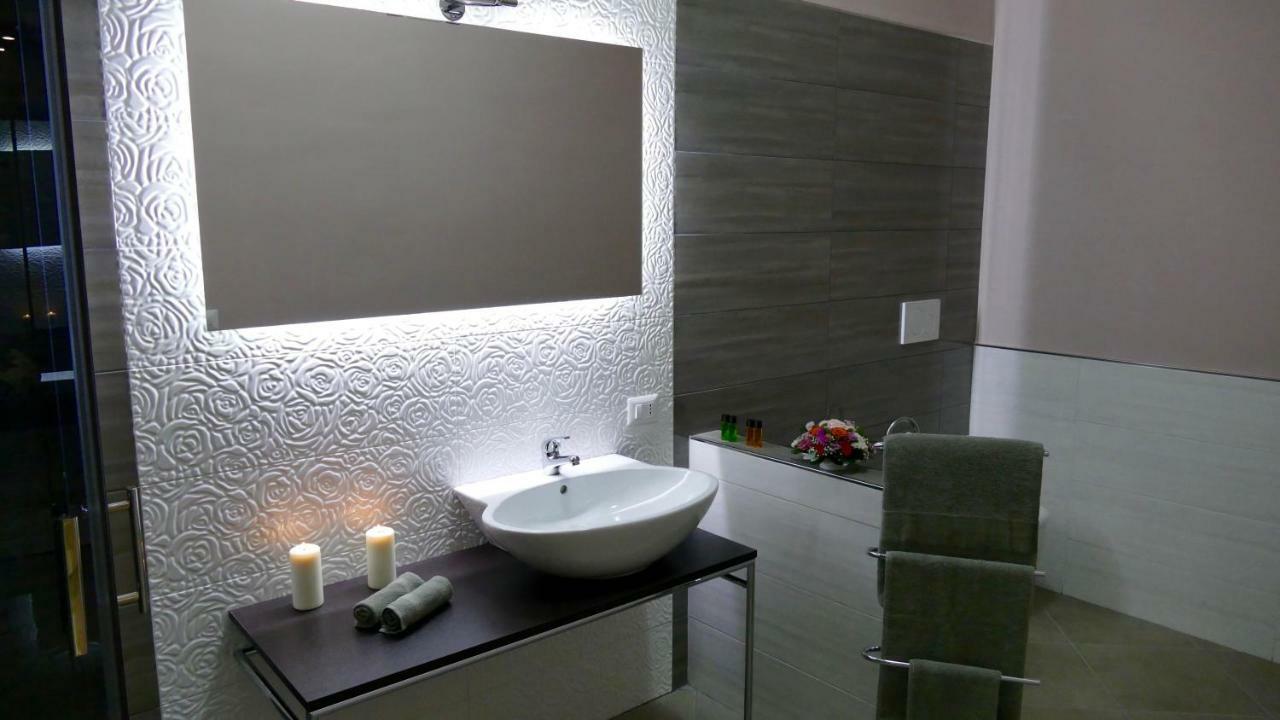 Cairoli Exclusive Rooms & Suite Brindisi Eksteriør billede