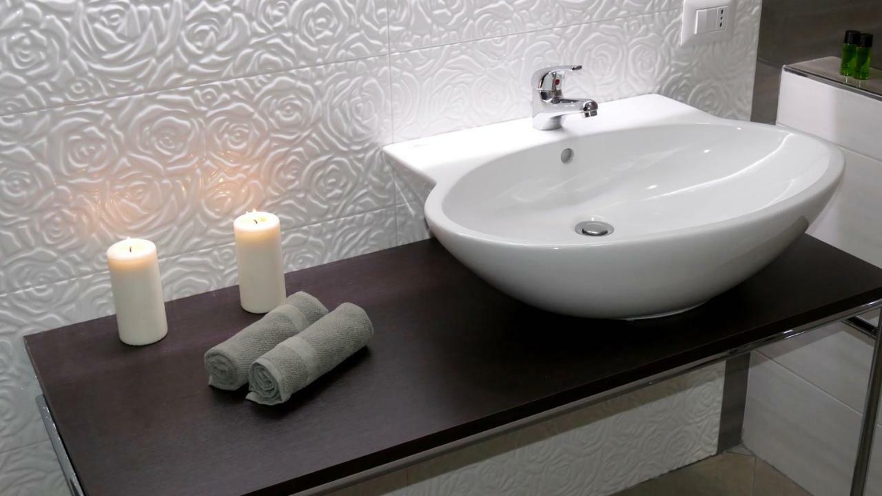 Cairoli Exclusive Rooms & Suite Brindisi Eksteriør billede