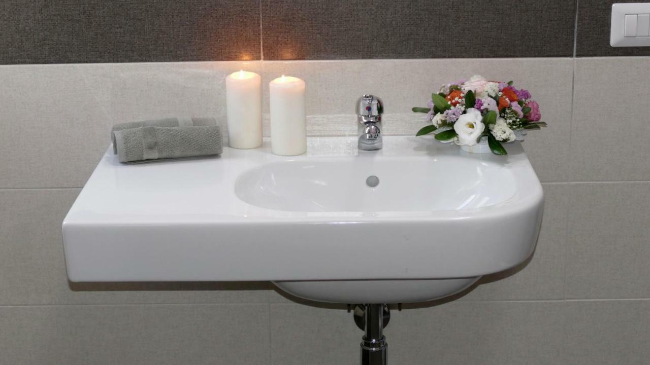 Cairoli Exclusive Rooms & Suite Brindisi Eksteriør billede