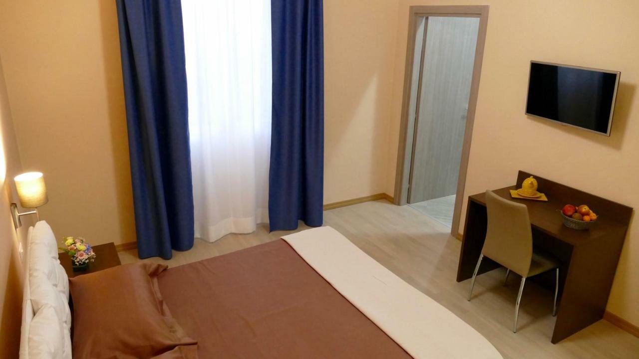 Cairoli Exclusive Rooms & Suite Brindisi Eksteriør billede