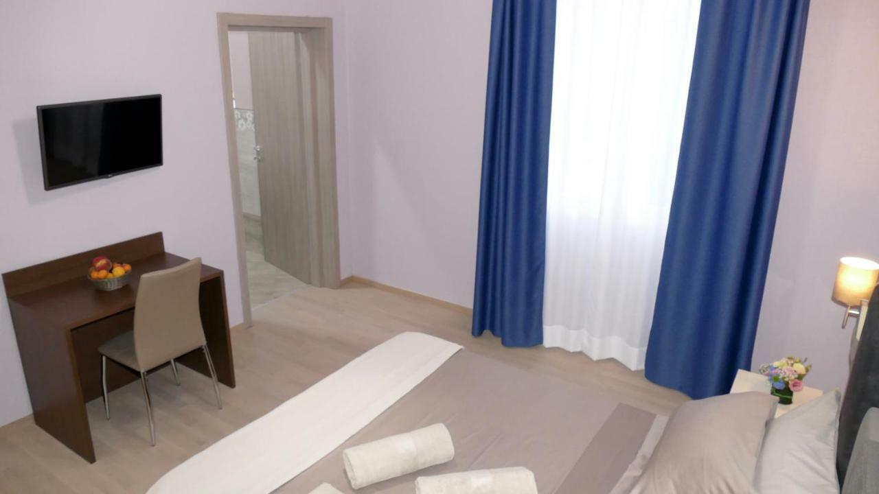 Cairoli Exclusive Rooms & Suite Brindisi Eksteriør billede