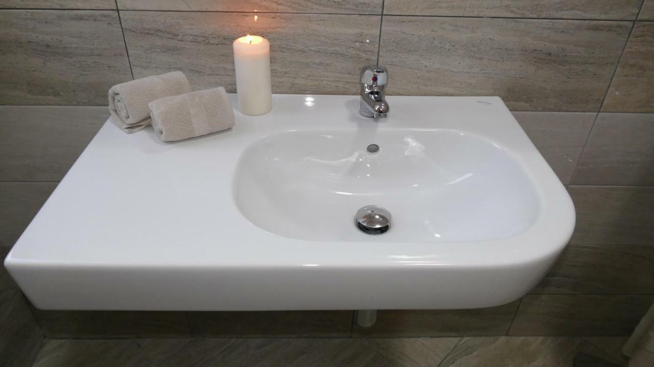 Cairoli Exclusive Rooms & Suite Brindisi Eksteriør billede
