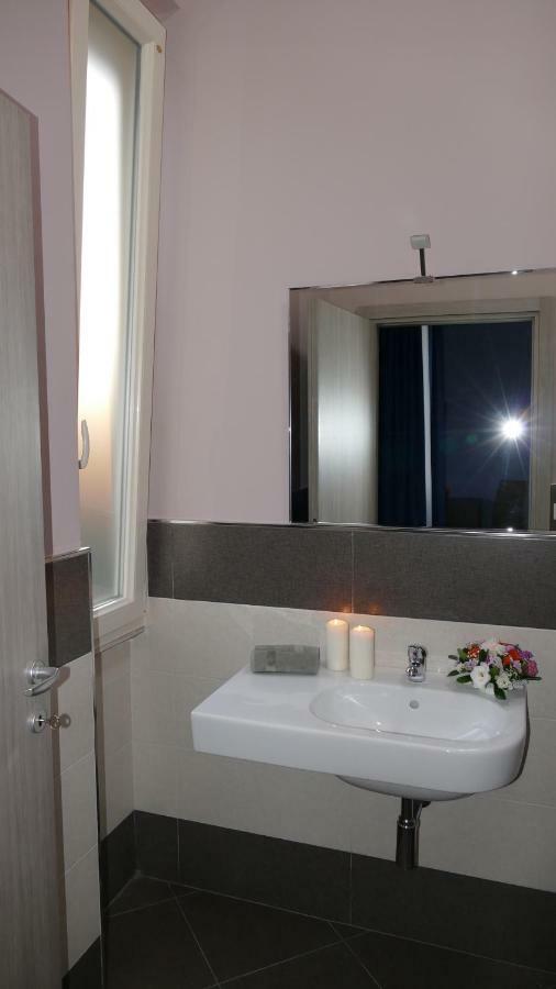 Cairoli Exclusive Rooms & Suite Brindisi Eksteriør billede